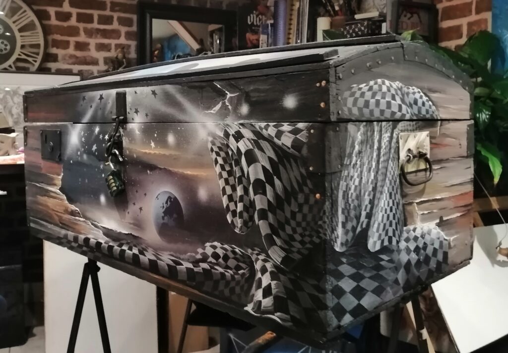 Coffre bois de Voyage — Acrylic on wood — 2019 —Undefined format — by Thierry Mordant