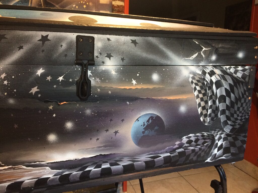 Coffre bois de Voyage — Acrylic on wood — 2019 —Undefined format — by Thierry Mordant