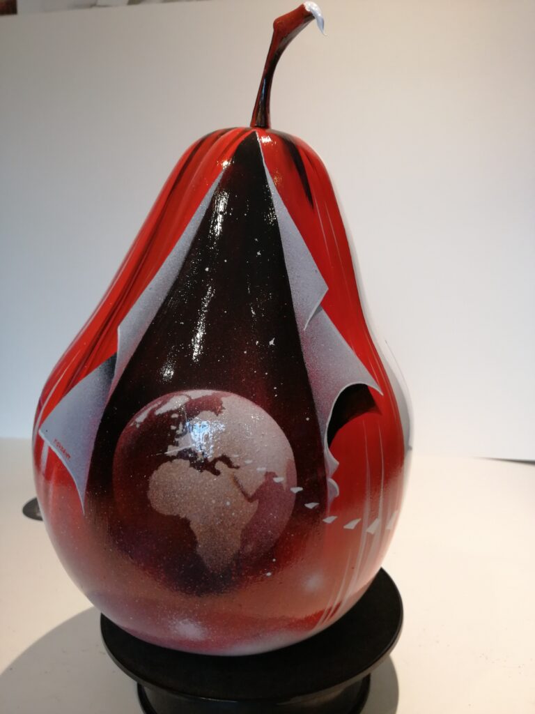 Poire la Monegasque — 4— Acrylic on resin — 2022 — 23 x 40 cm — by Thierry Mordant