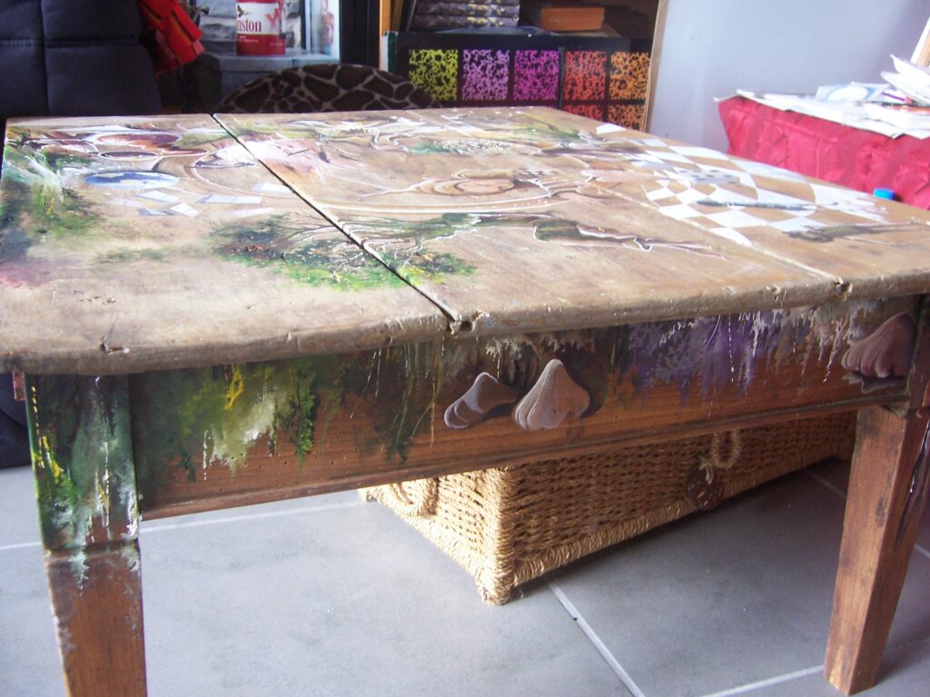 Table basse Lutin — Acrylic on wood — 2008 — Undefined format — by Thierry Mordant