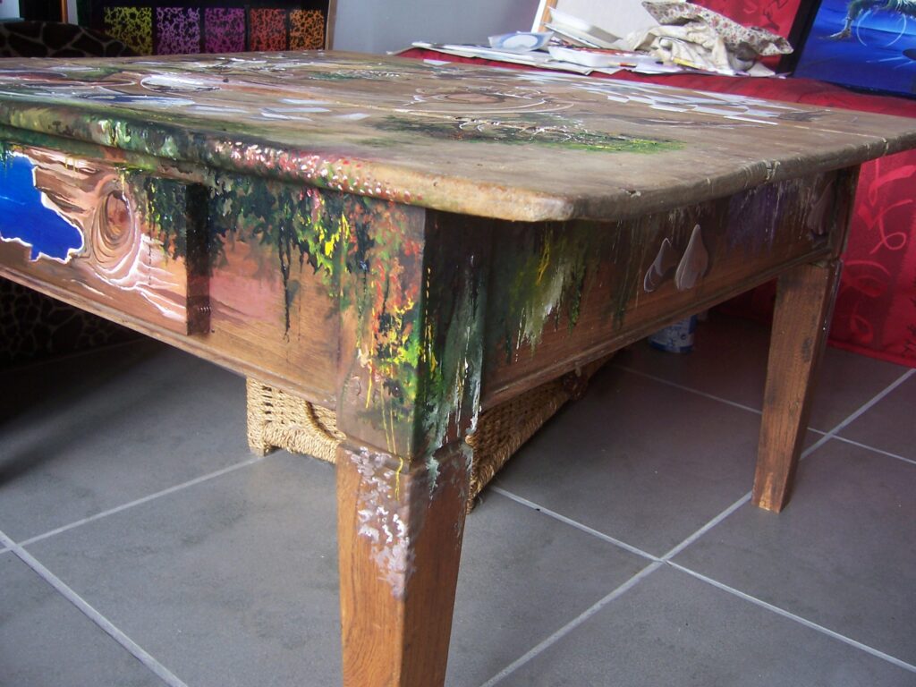 Table basse Lutin — Acrylic on wood — 2008 — Undefined format — by Thierry Mordant